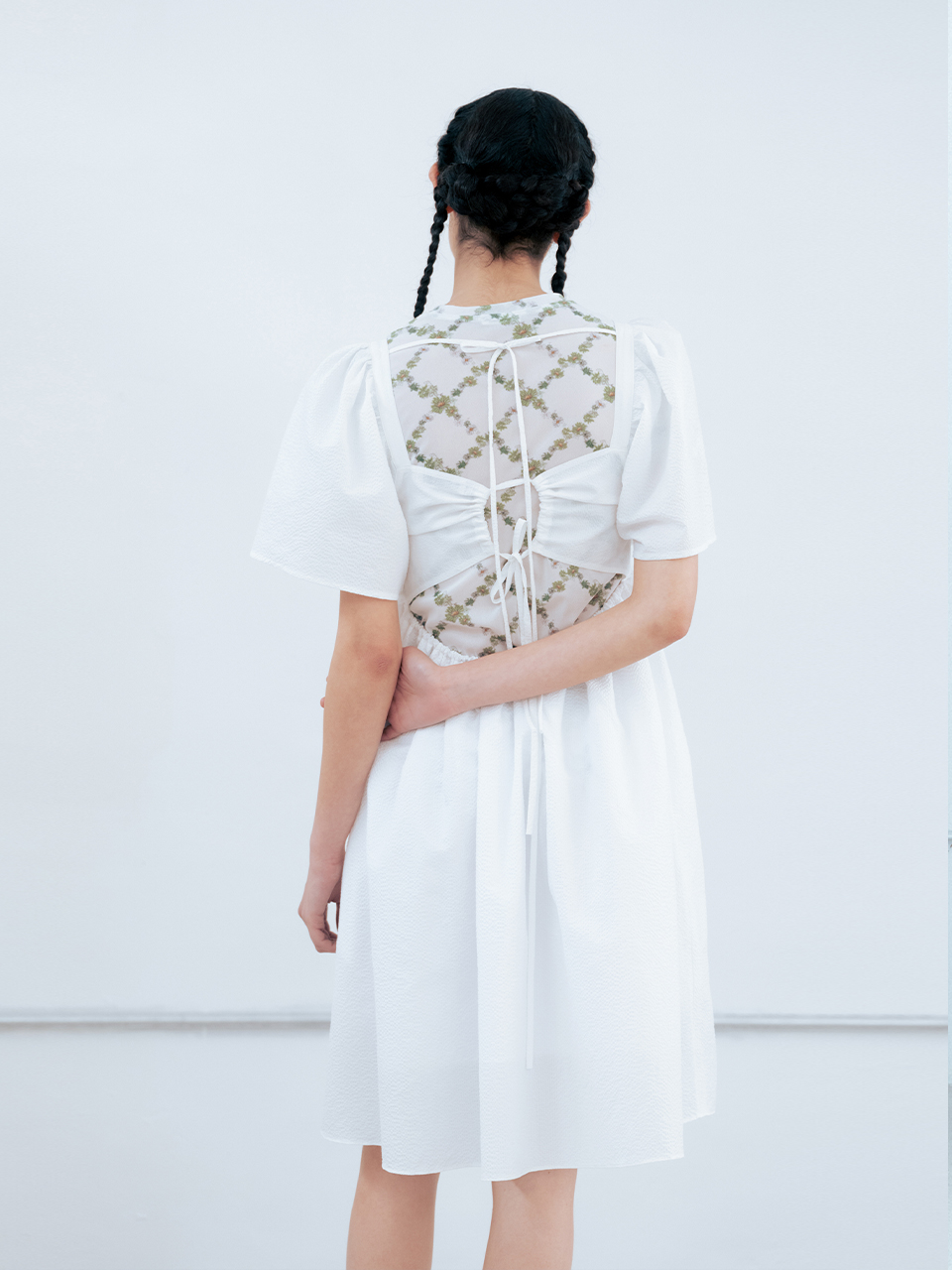 Square-Neck Backless Dress_White