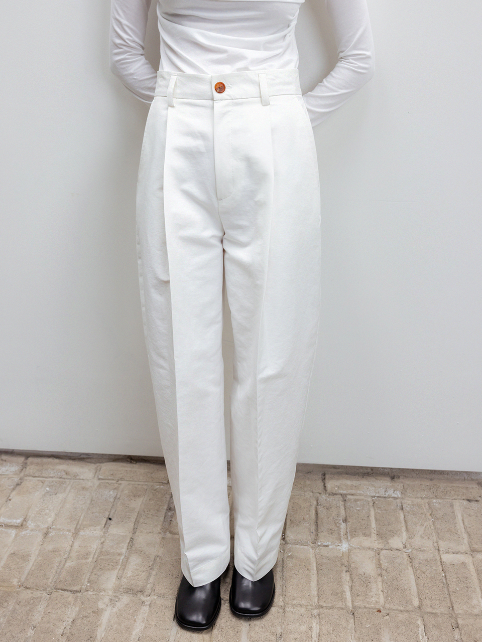 One-Tuck Curved Pants_Ivory